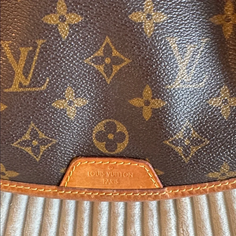 Beautiful vintage Menilmontant Louis Vuitton - Picture 2 of 11